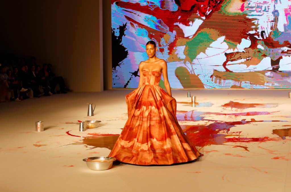 El arte de maria elena villamil inaugura colombiamoda 2023 Colombiamoda 2023