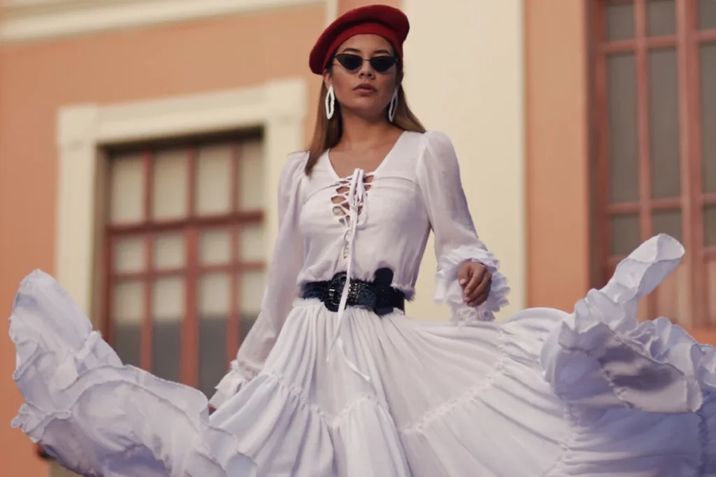 5 jóvenes colombianas para seguirles la pista en la moda de 2021 5 jóvenes colombianas para seguirles la pista en la moda de 2021