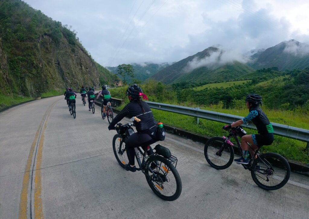 Mujeres en bicicleta