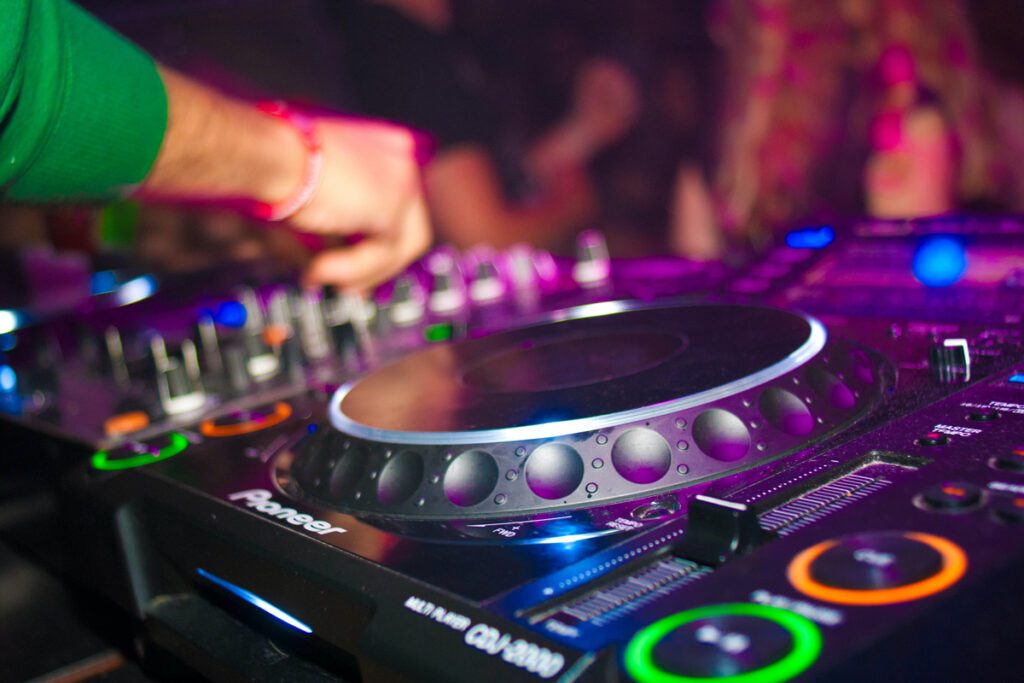 5 aplicaciones para hacer música y jugar a ser dj Aplicaciones