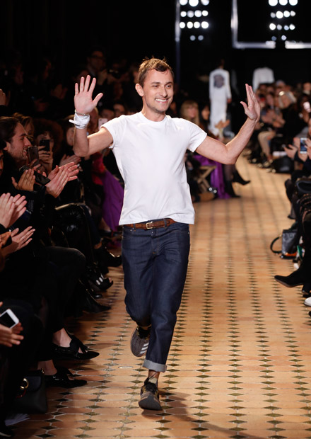 Esteban cortázar, el diseñador colombiano que triunfa en parís