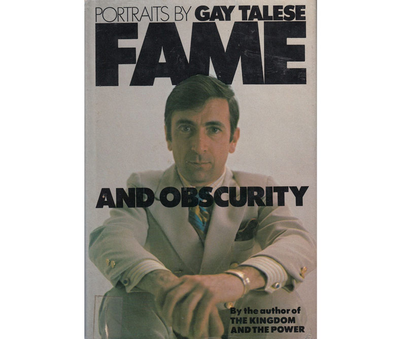 La biblia, el diccionario y los libros favoritos de juan gossaín