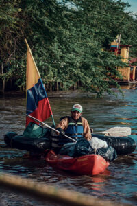 nada por el río Magdalena