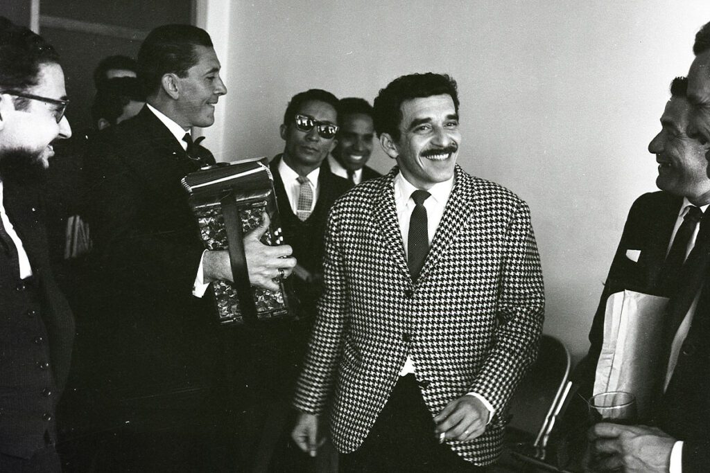 Desde el premio nobel hasta sus cartas privadas, descubra la vida oculta de gabriel garcía márquez Gabriel garcía márquez