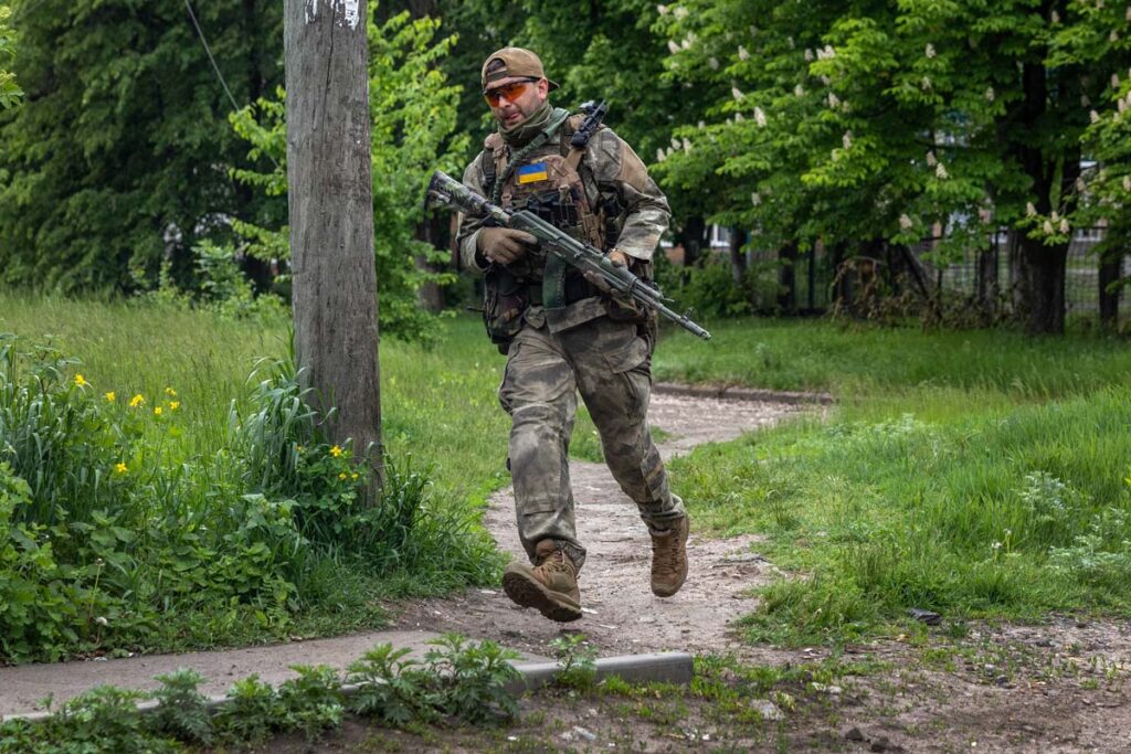 La guerra de ucrania vista desde los ojos de un fotógrafo de talla mundial Soldado en ucrania