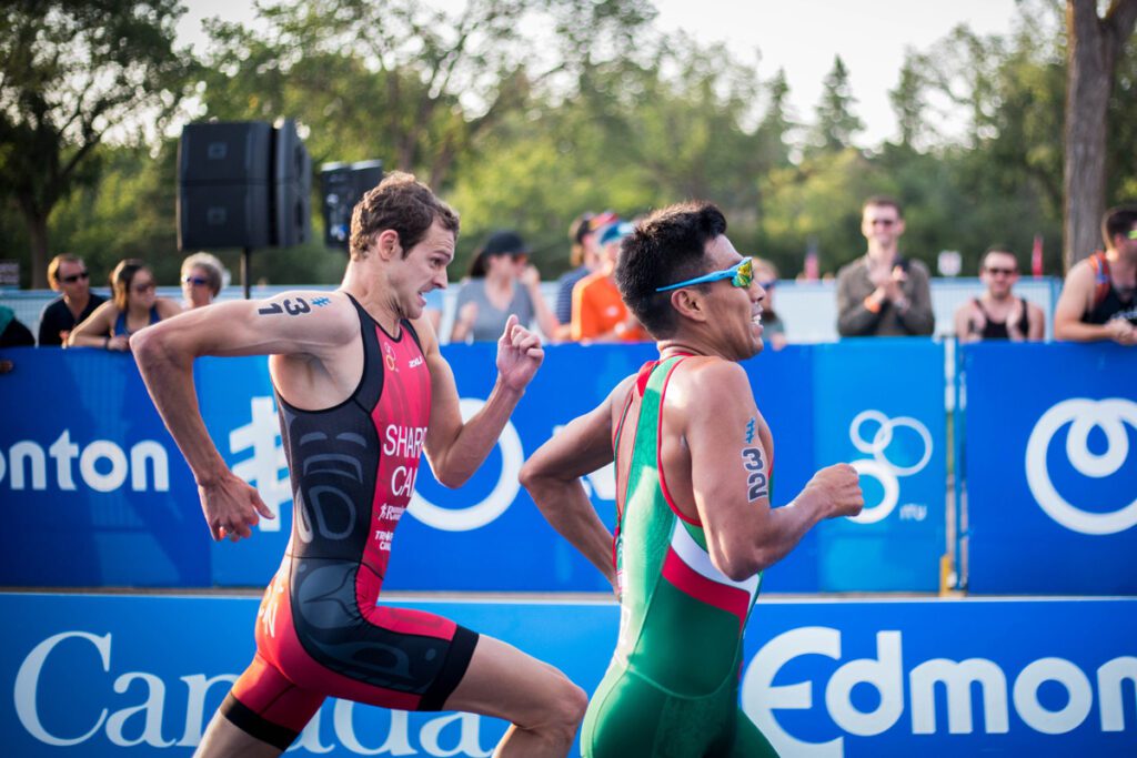 atleta ironman, Facebook