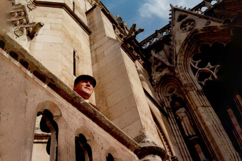 Jairo tobón: el colombiano que fue sacristán de notre dame Jairo tobón