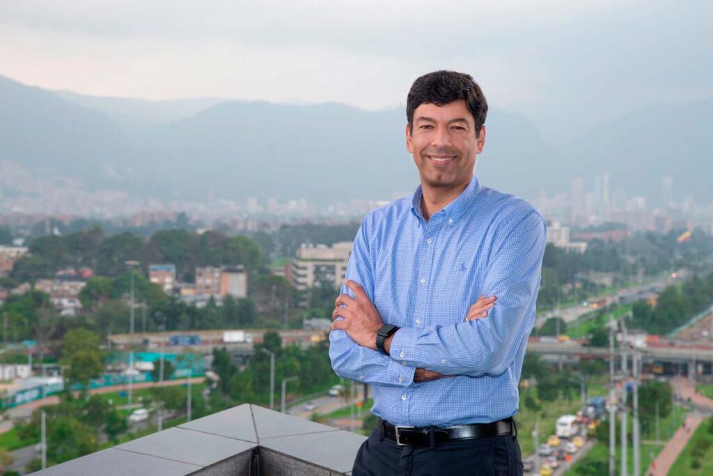 Javier Suárez, Davivienda