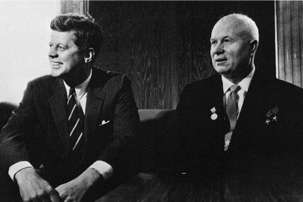 John f. Kennedy: el héroe de la guerra fría John f. Kennedy: el héroe de la guerra fría