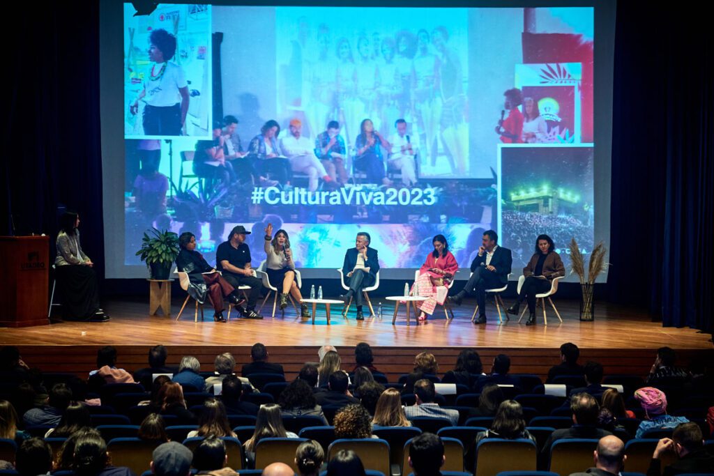 Cocrea 2023: así es la convocatoria que otorga incentivos a proyectos culturales Cocrea 2023 laguna libros