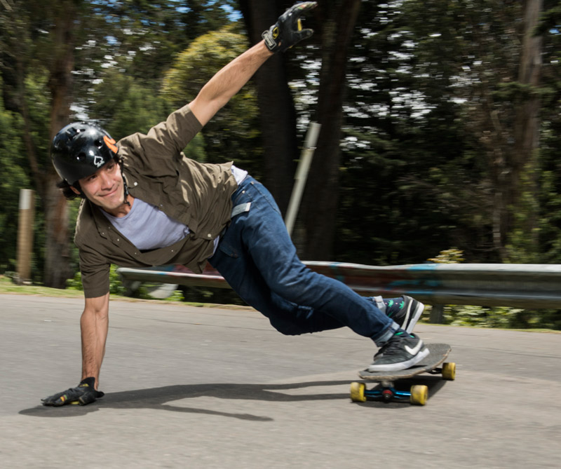 Todo sobre el longboard en colombia, el arte de surfear en el asfalto