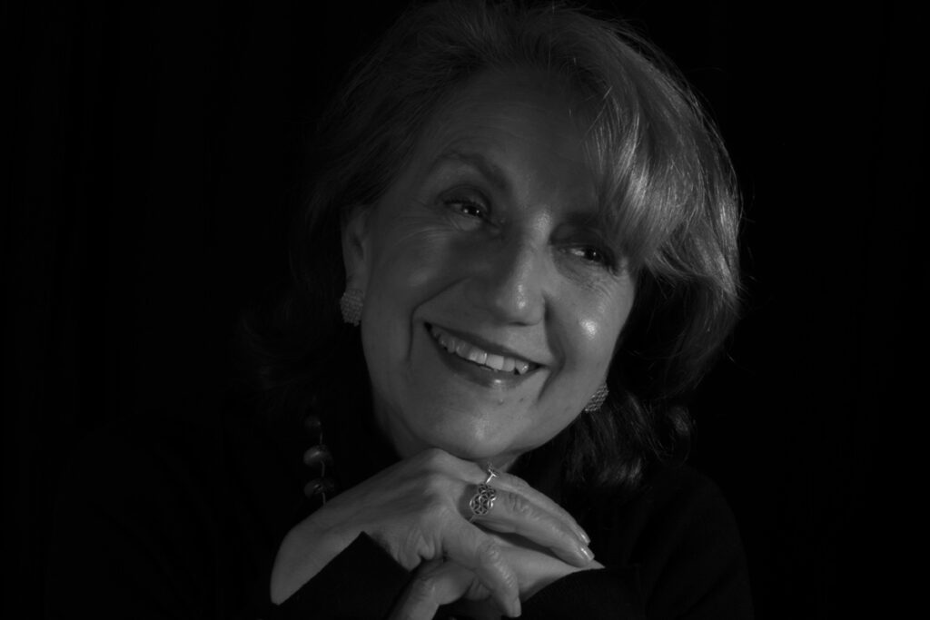 “es más fácil escribir ante un dolor o una angustia terrible”, luz mary giraldo Poesía