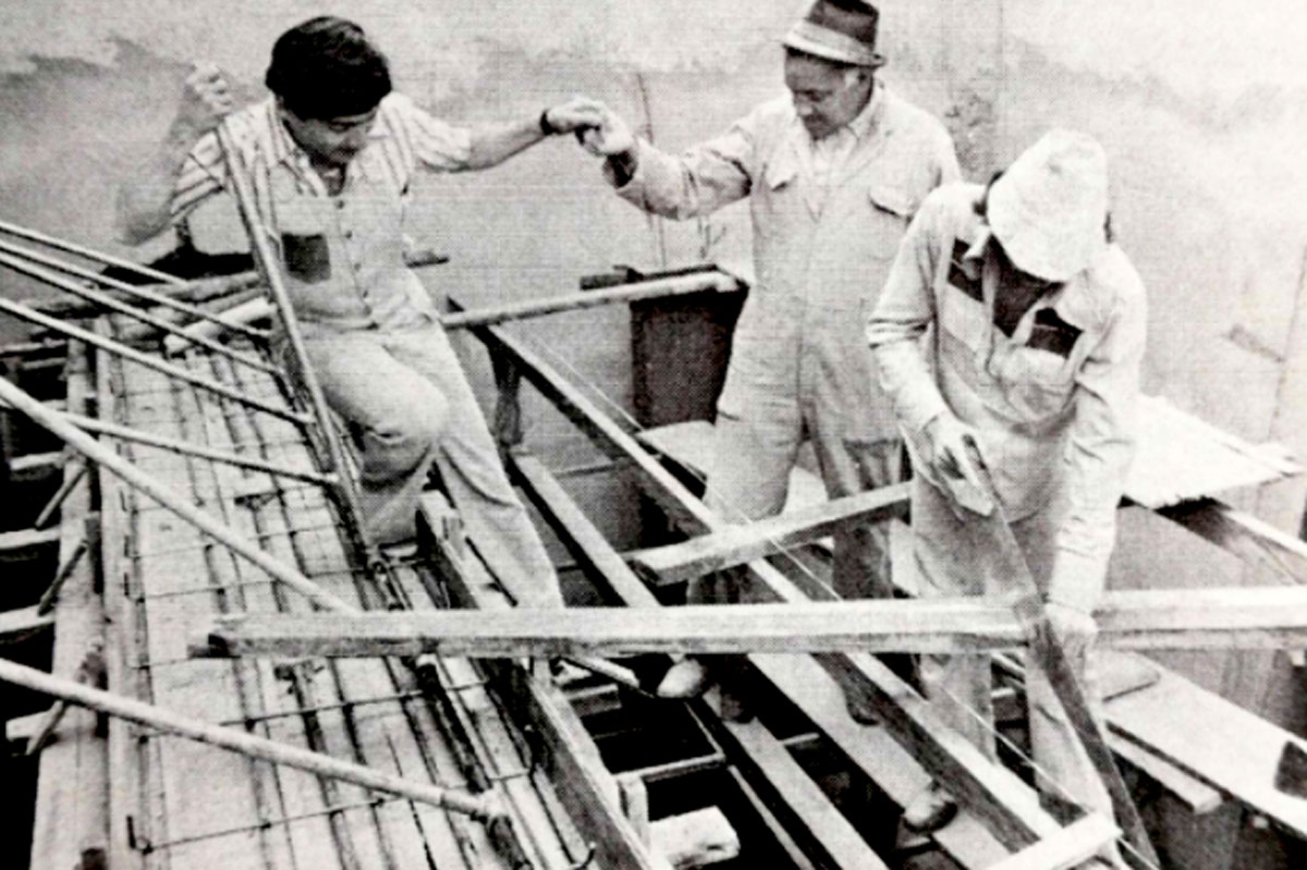 Jaime manzur, el coleccionista de más de 700 títeres