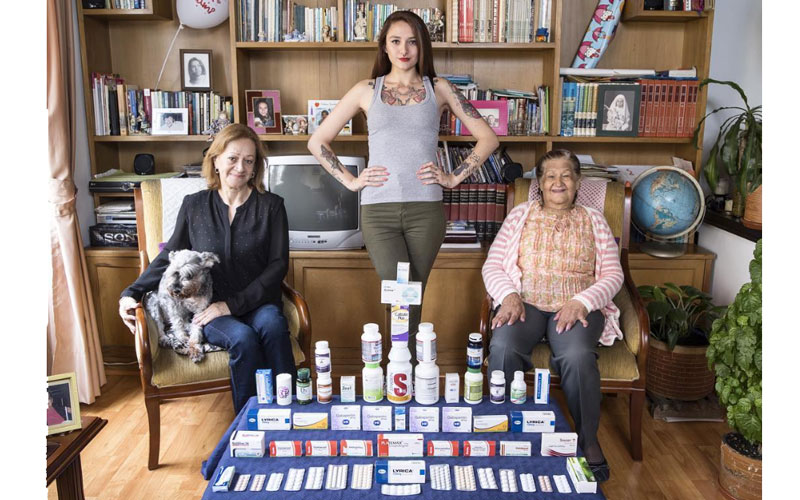 Happy pills: “la felicidad está en comprar medicamentos que no necesitamos” Happy pills: “la felicidad está en comprar medicamentos que no necesitamos”