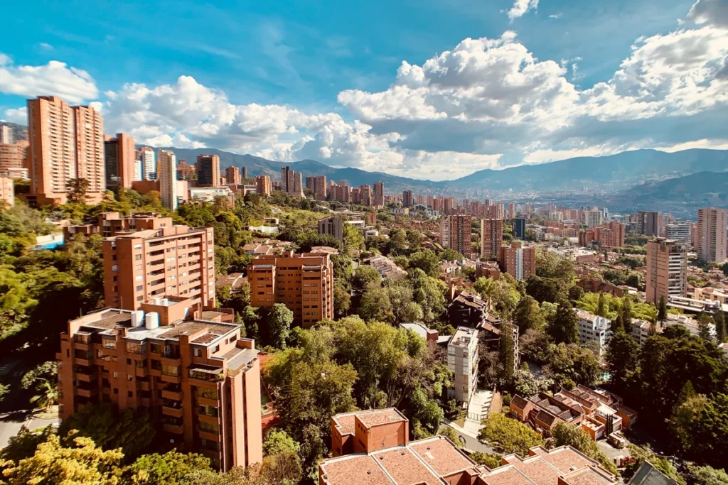 Medellín y el recorrido por la ciudad de la eterna primavera Medellín