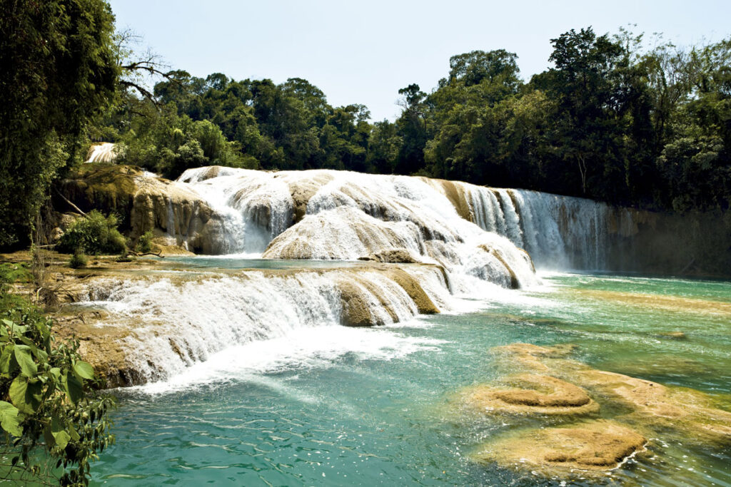 5 pueblos mágicos de méxico por descubrir en estas vacaciones Cascadas de agua azul