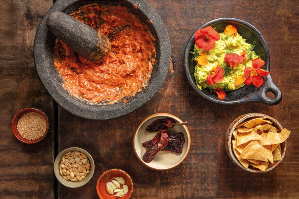Así se prepara una buena salsa de molcajete Así se prepara una buena salsa de molcajete