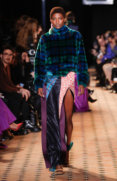 Esteban cortázar, el diseñador colombiano que triunfa en parís