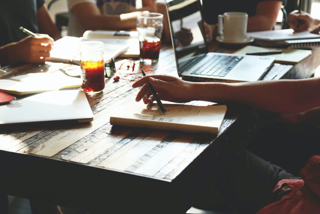 ¿cómo facebook, google y otras empresas motivan a sus trabajadores? Empresas