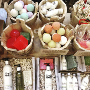 Cuatro emprendimientos colombianos de cosmética y maquillaje natural Özü