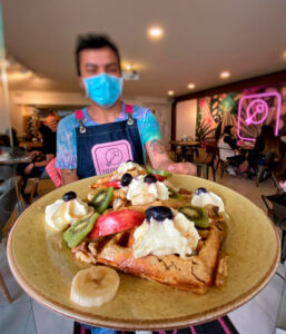 Carlos casadiego: de gran ejecutivo a chef pastelero en paramarte Carlos casadiego: de gran ejecutivo a chef pastelero en paramarte