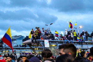Paro nacional: ¿qué significa la bandera al revés?