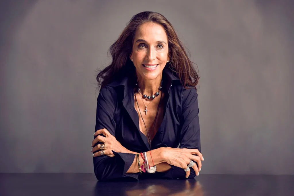 “la ropa de segunda está de moda”: pilar castaño “la ropa de segunda está de moda”: pilar castaño
