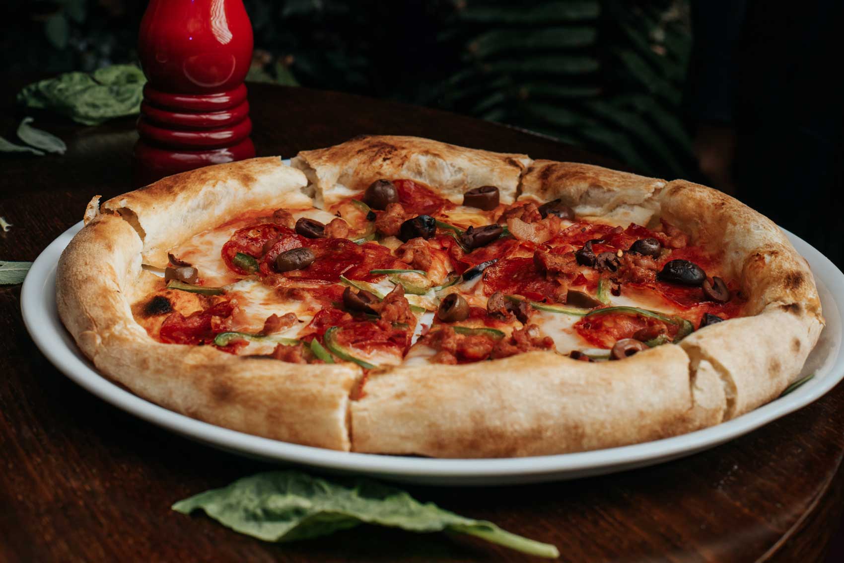 arrogante restaurante james rodriguez