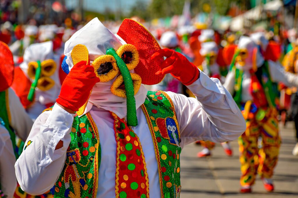 La historia detrás de los disfraces del carnaval de barranquilla Carnaval de barranquilla