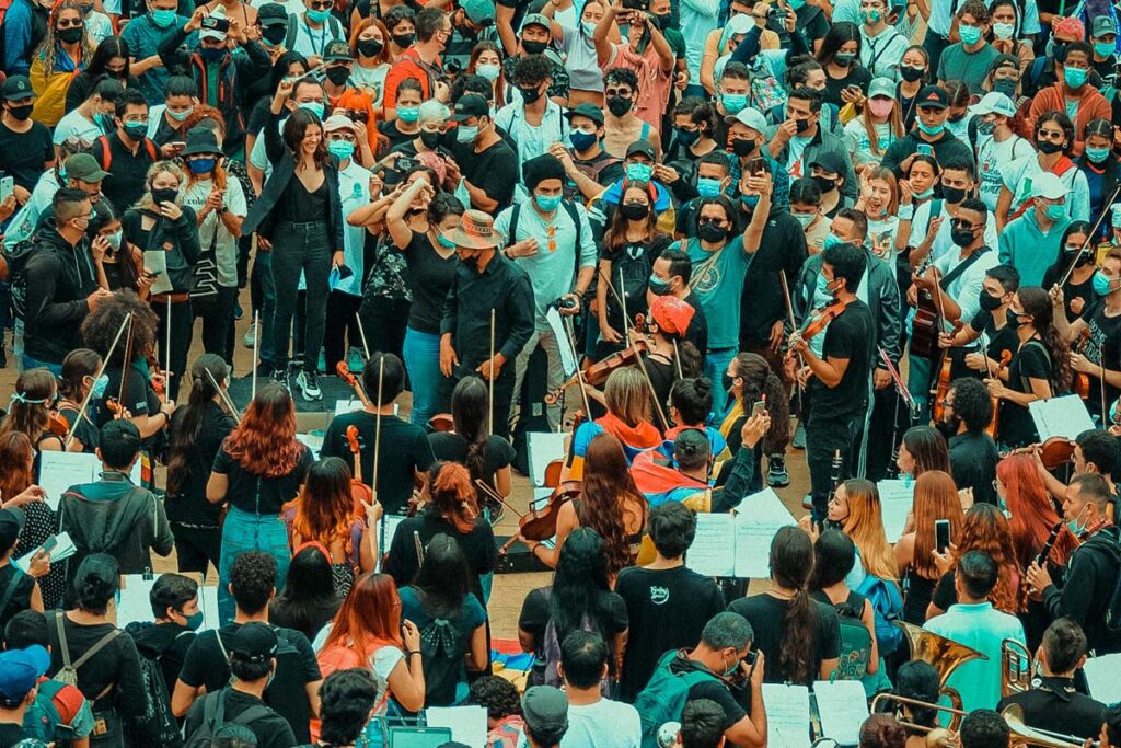 Susana boreal y su orquesta, un ejemplo de resistencia pacífica Batuta