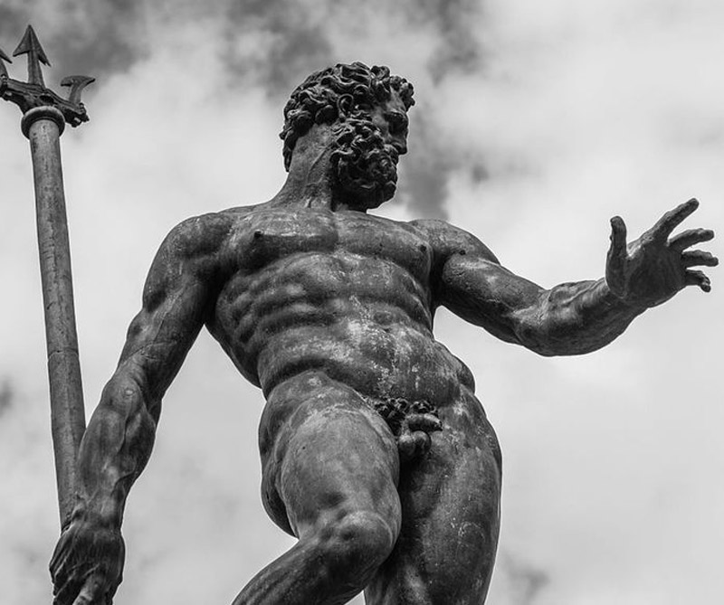 Un usuario decidió publicar una foto de su estómago y Facebook la eliminó de inmediato, pues se trataba de una foto 'grotesca y ofensiva' para el público.