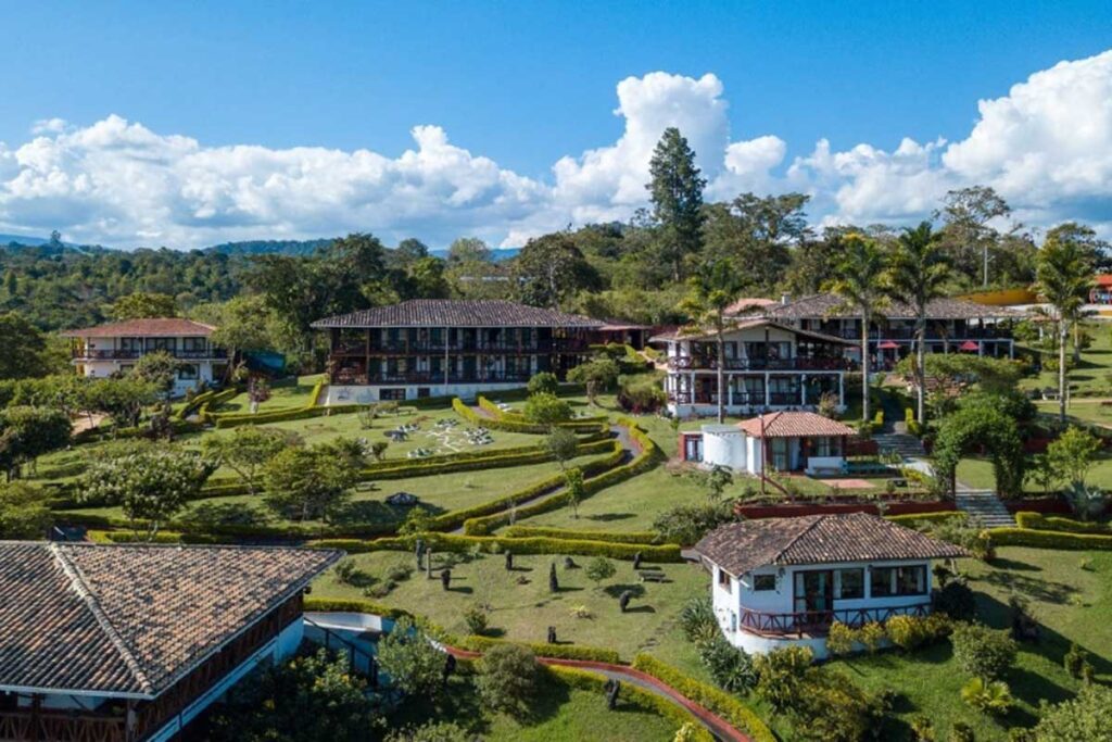 Empresas colombianas, viajar por colombia
