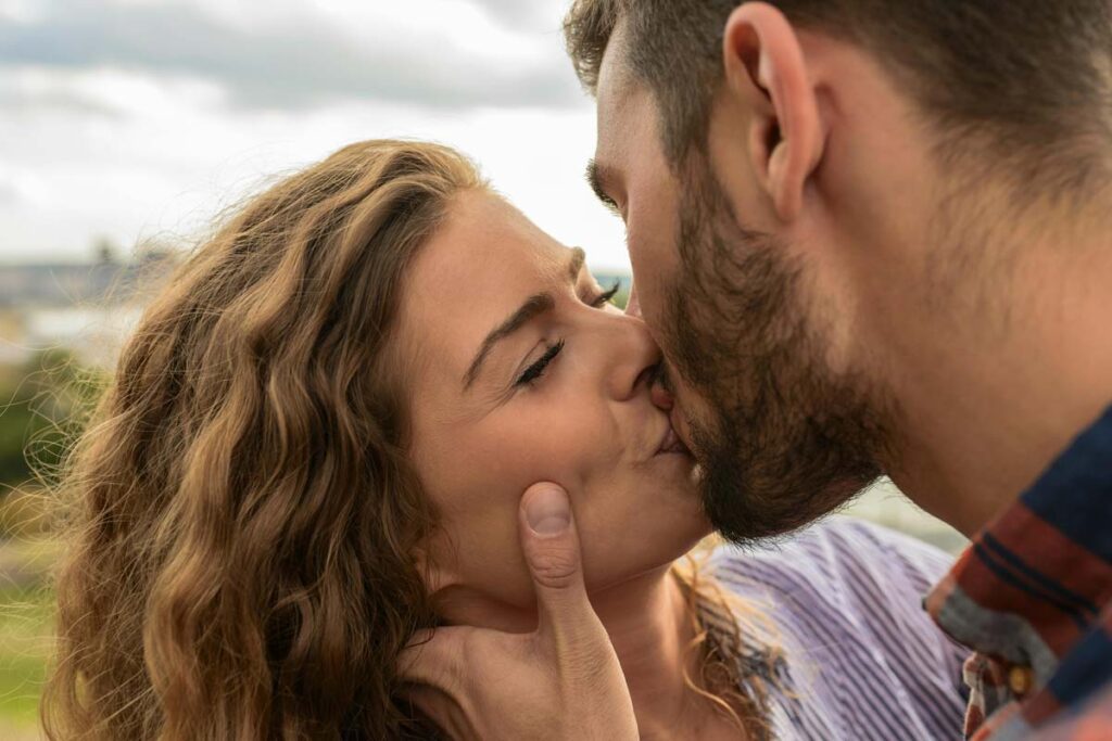 Diez curiosidades sobre los besos en el día internacional del beso Beso