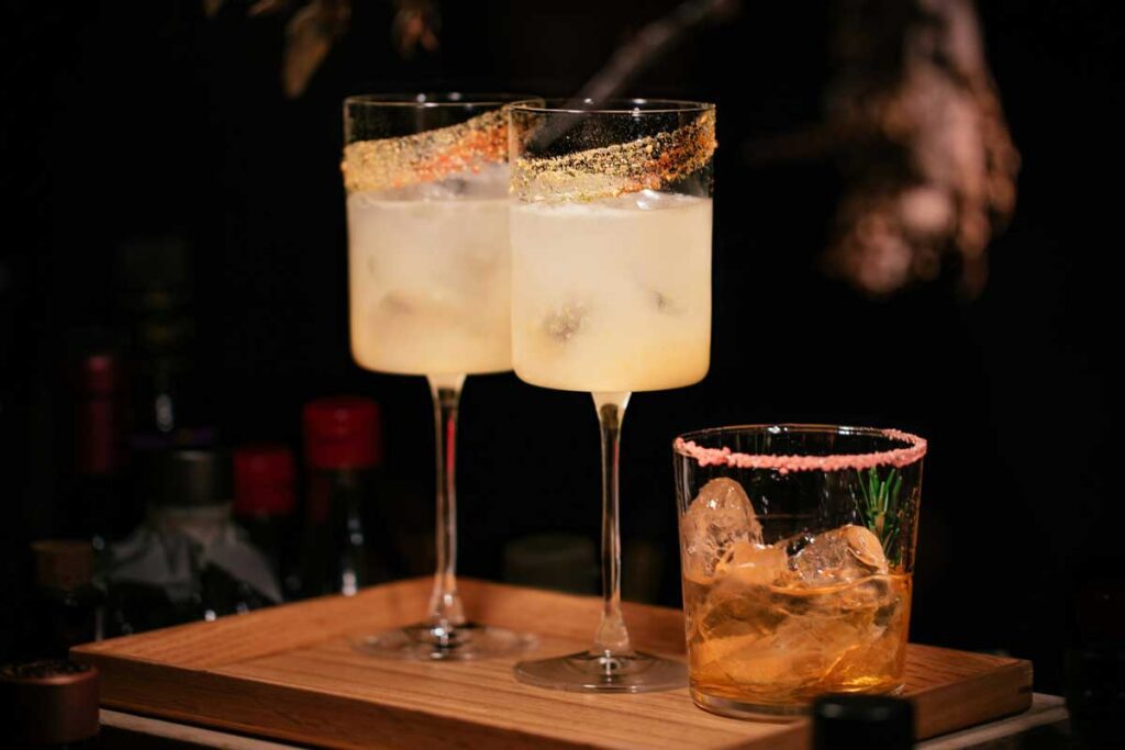 ¿en dónde tomar cocteles en bogotá? 6 lugares que debe conocer Bar enano