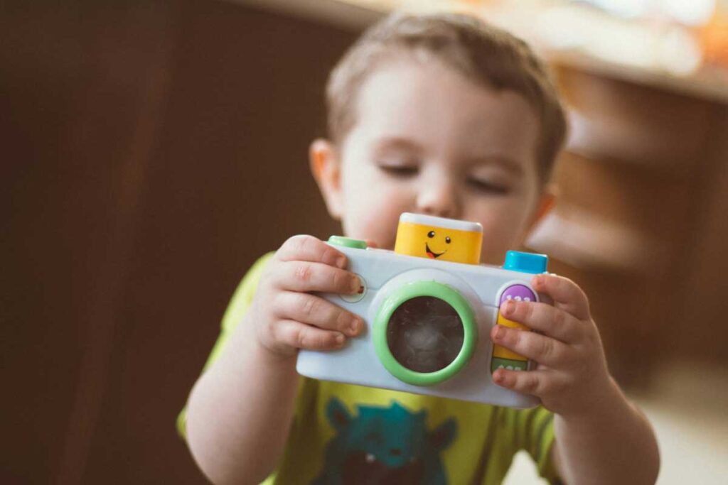 Los riesgos de compartir las fotos de sus hijos en instagram y tiktok Compartir las fotos de sus hijos