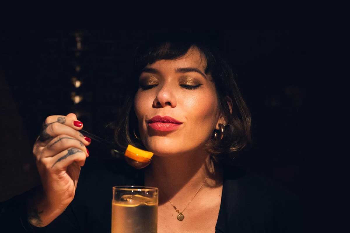 La Sala de Laura, Hernández, Avistamiento