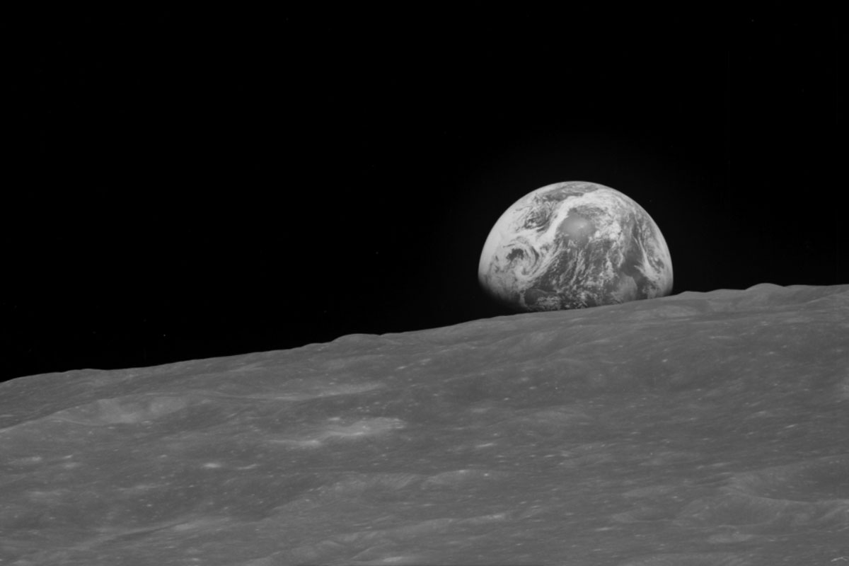 Tierra desde la luna espacio