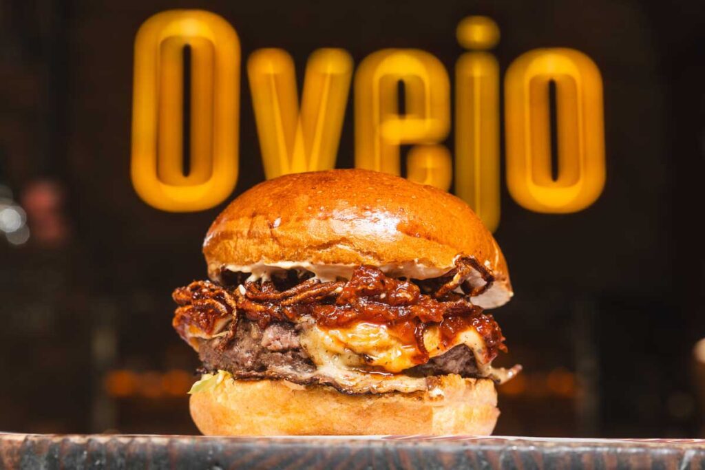 El mejor chef de colombia presenta su hamburguesa para el burger master 2024 Ovejo