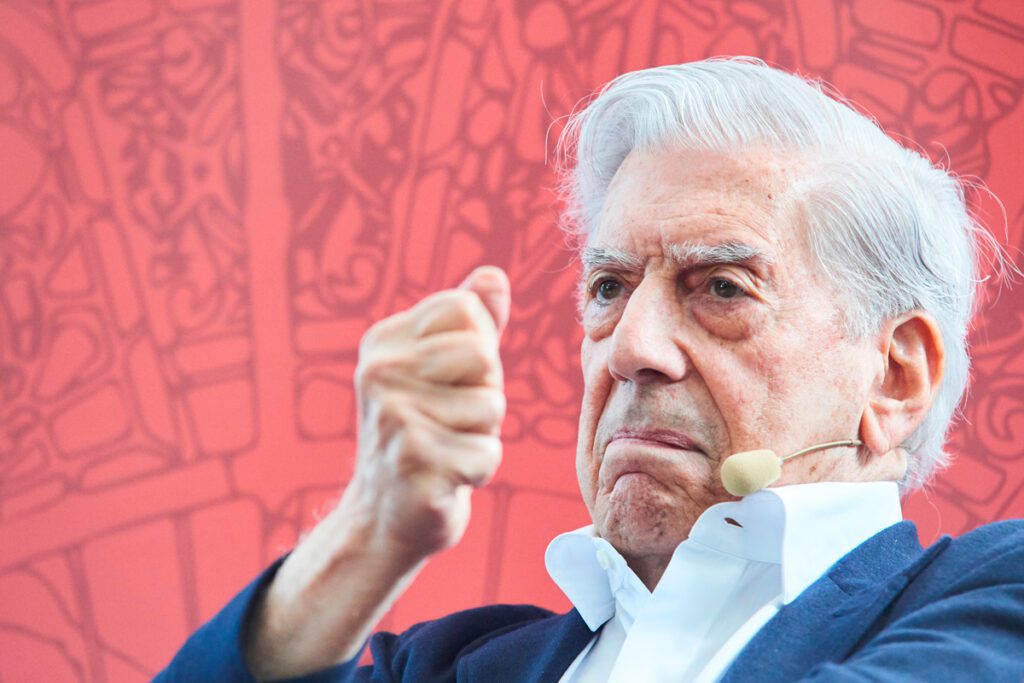 Polémico y nostálgico: mario vargas llosa resumido en 7 frases Frases, mario, vargas llosa