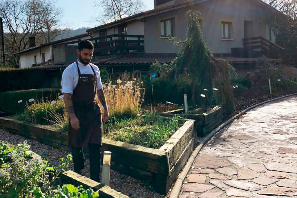 A los 24 años un chef colombiano trabaja en uno de los restaurantes top del mundo Chefs
