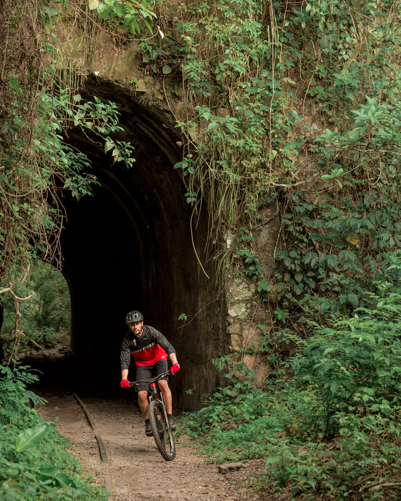 "desconectado": un viaje con juan pablo raba