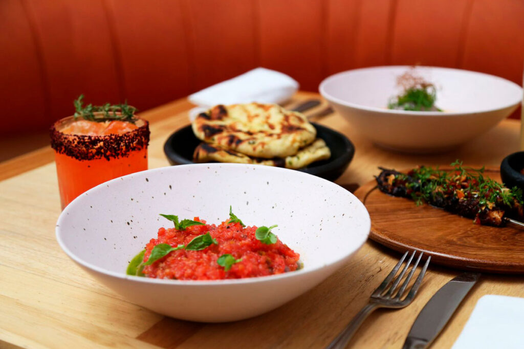 Top 10 restaurantes que debería conocer en colombia Salón tropical