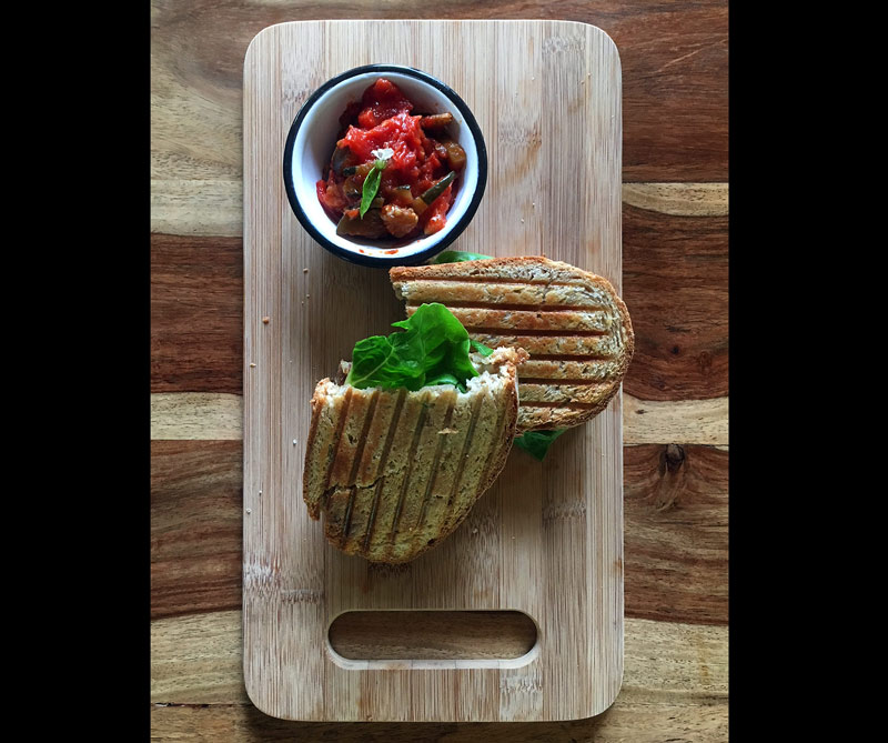 Comida en hoteles de lujo con naturaleza