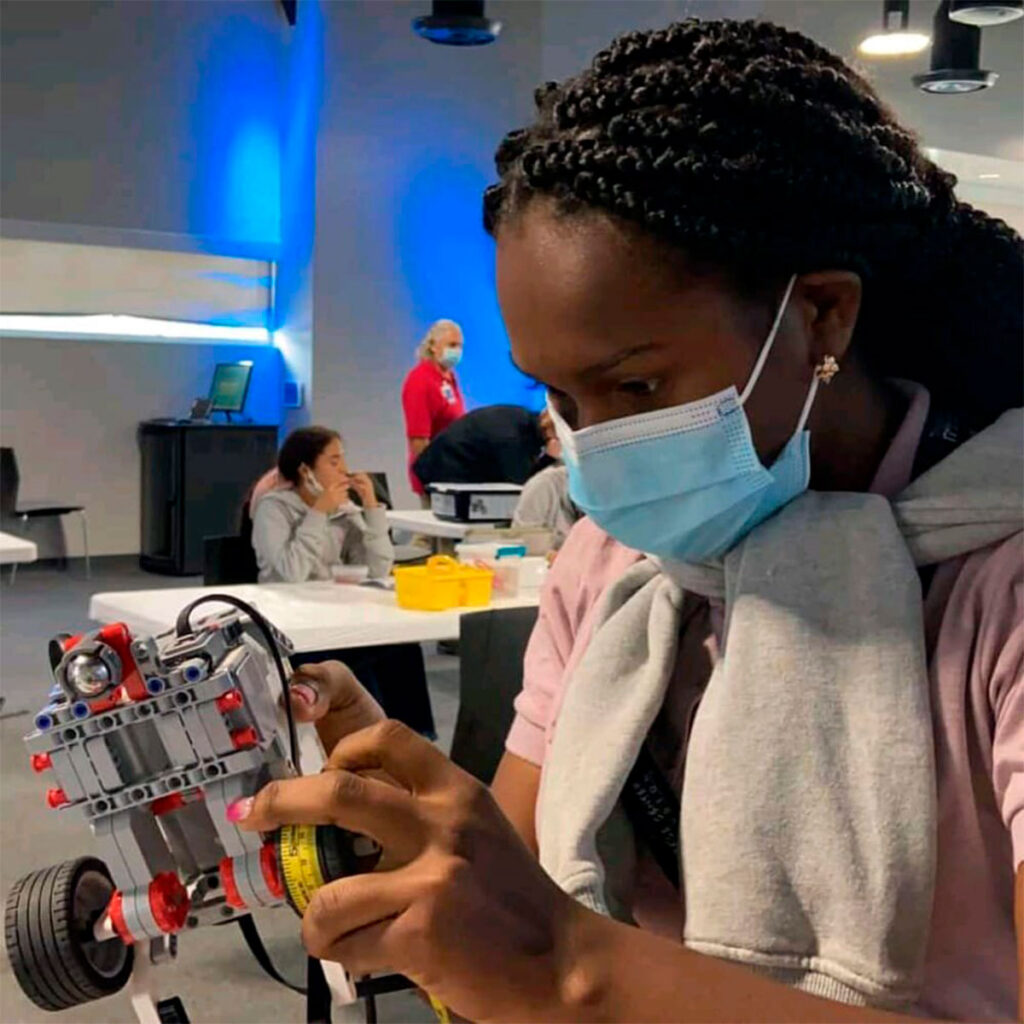 Elizabeth y otras 29 niñas colombianas cumplieron su sueño de ir a la nasa Elizabeth villarreal