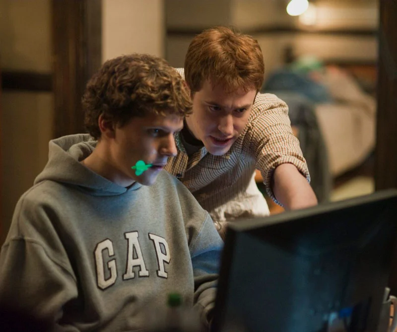 ¿Por qué Facebook cambió nuestras vidas? ¿Por qué Facebook cambió nuestras vidas? 3