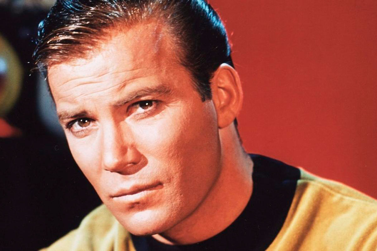 Un plato de papel de 22 mil dólares y otros 4 objetos de famosos subastados por millones