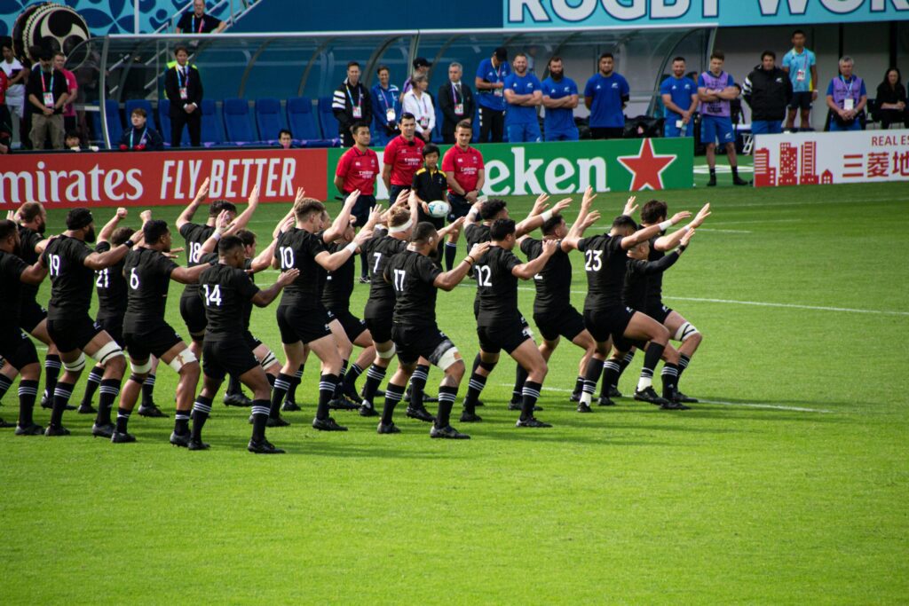 El haka: la milenaria tradición neozelandesa que se popularizó gracias al deporte