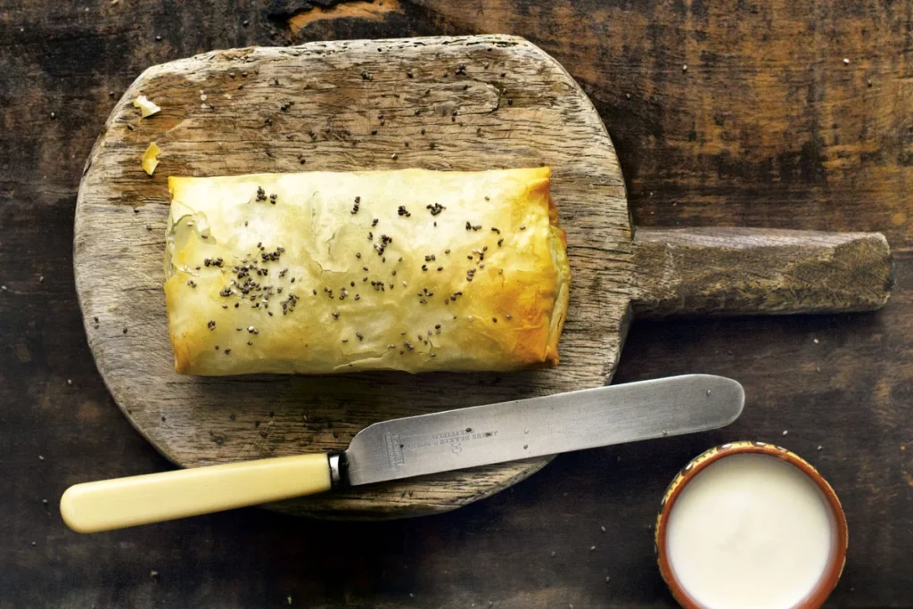 Receta de banitsa con espinacas y queso feta para compartir en familia Facebook banitsa