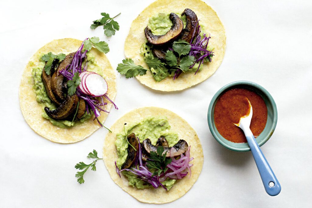 Pruebe estos tacos con portobello, tomatillos y chile ancho Recetas saludables tacos con portobello