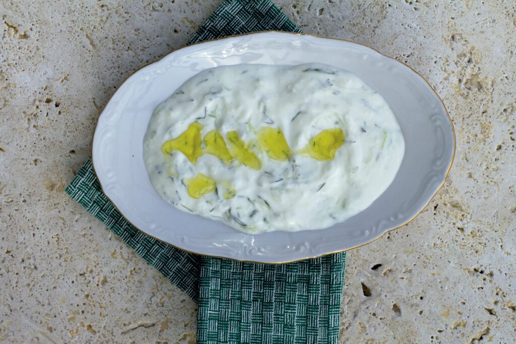 ¿cómo preparar tzatziki, la deliciosa salsa griega? Tzatziki salsa griega